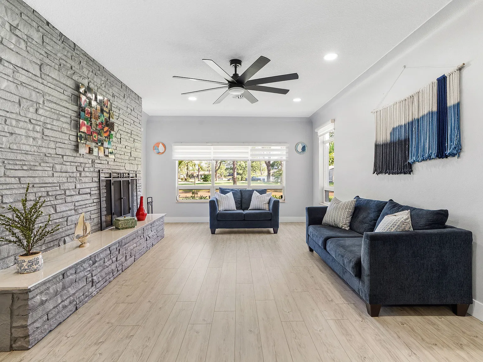 4 bed, 2520 sqft, $3,600 — Photo 3