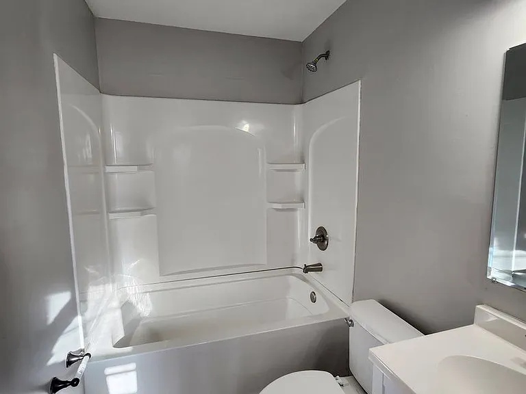 2205 Gornto Rd — Photo 26