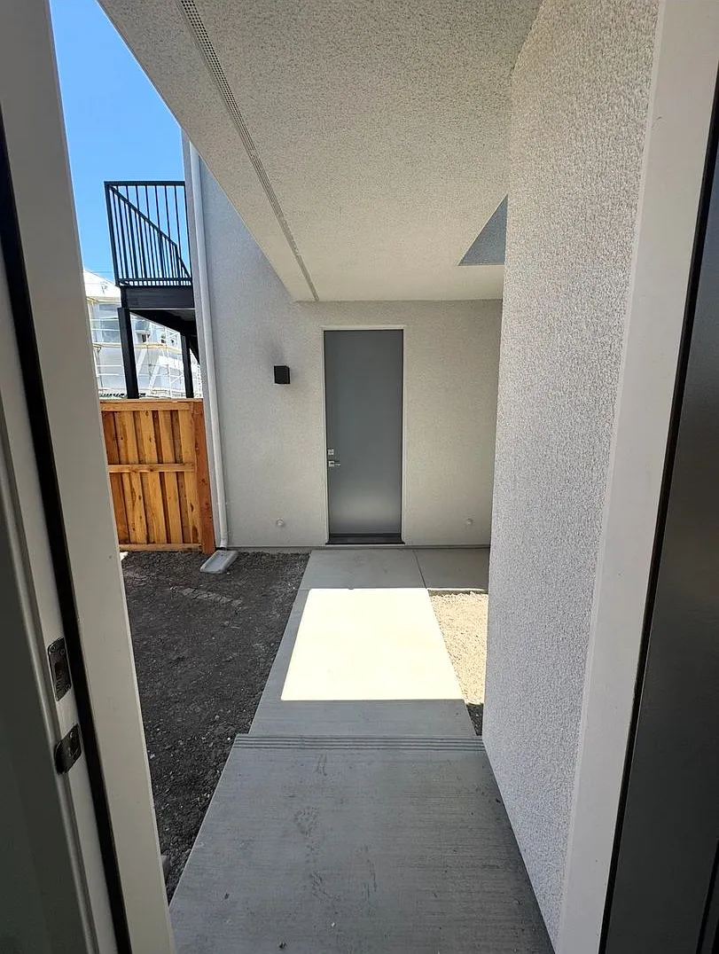 Brand-New 4-Bedroom Home in the Heart of Dublin Centre — Photo 4