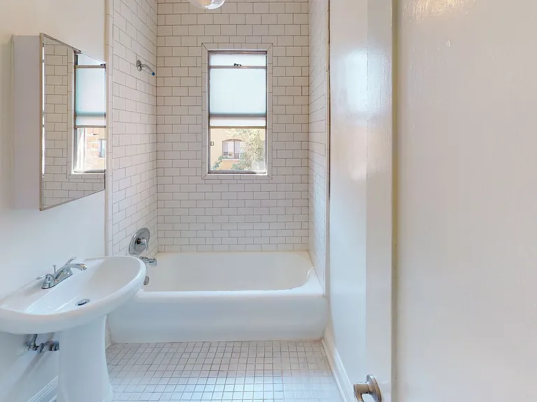Ashmont Apartments...Art Deco Building...Newly Remodeled Apartments...CALL NOW! — Photo 10