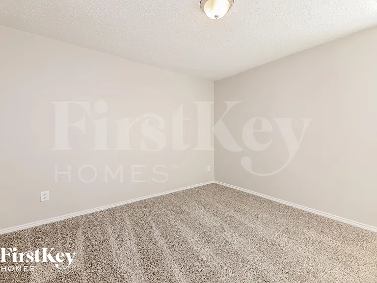 4519 Green Meadow Dr — Photo 12