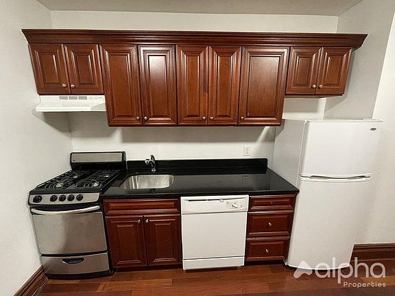 4th image of 1408 Madison Ave #3BB