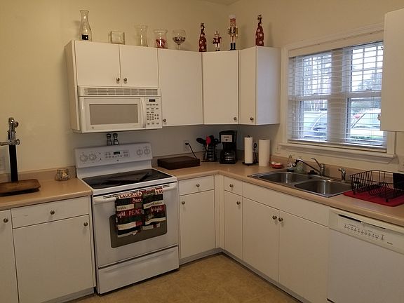 2nd image of 112 Rochelle Dr Unit 205