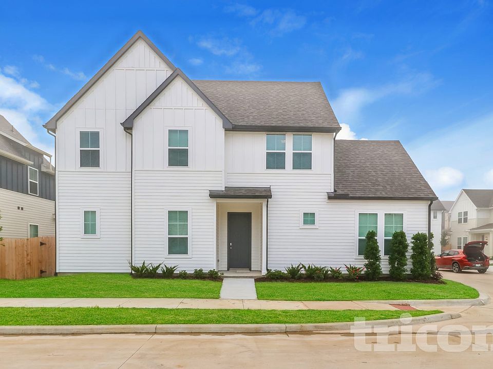 1st image of 9835 Willow Creek Commerce Dr #223
