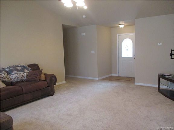 2nd image of 2225 Green Meadows Cir