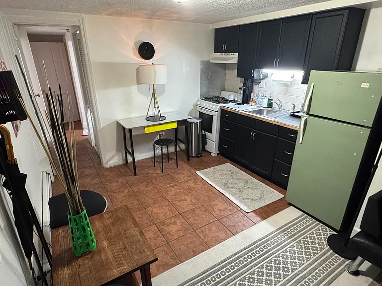 126 Magnolia Ave #1 — Photo 5