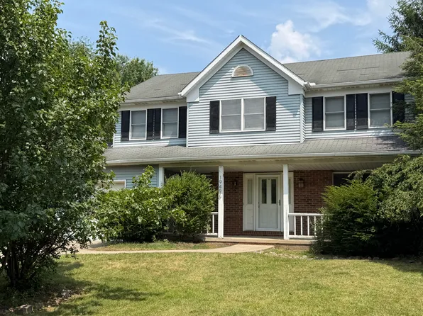 19496 Winding Trl, Strongsville, OH 44149