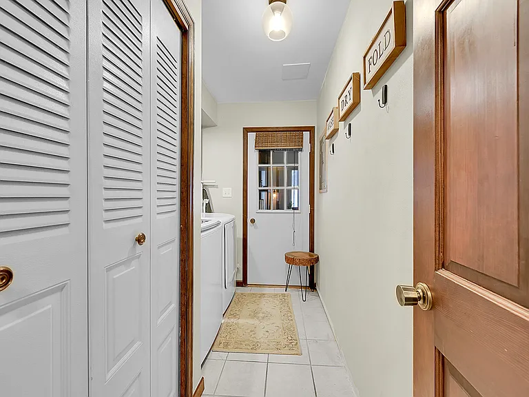 2124 19th Ave — Photo 34
