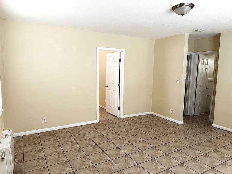 148 NW 40th St #1 — Photo 17