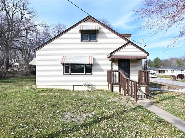 2727 Blackwell Rd, Saint Joseph, MO 64505