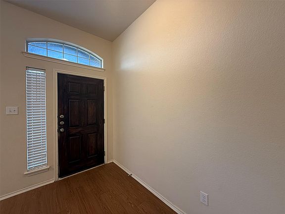 2nd image of 1341 Rainbow Parke Dr