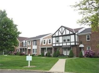318 Windsor Rdg UNIT 13, New Castle, PA 16105