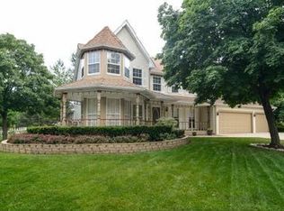 601 Rosedale Rd, Roselle, IL 60172