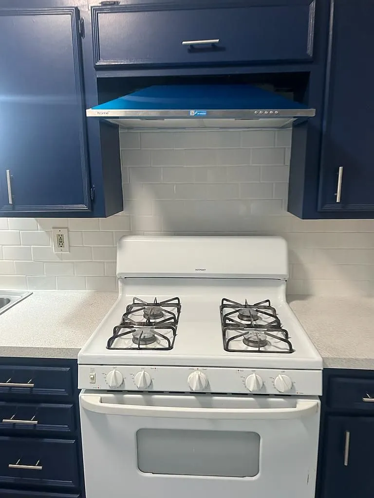 1412 Avenue C — Photo 1