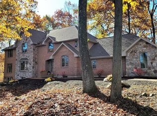 5404 Devonshire Ct, Laurys Station, PA 18059