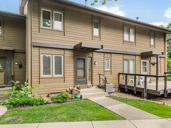 1217 Brighton Sq, New Brighton, MN 55112