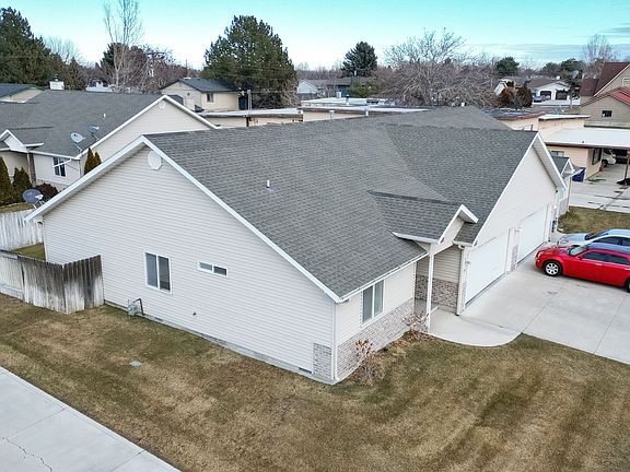 5th image of 1731 Dora Dr N