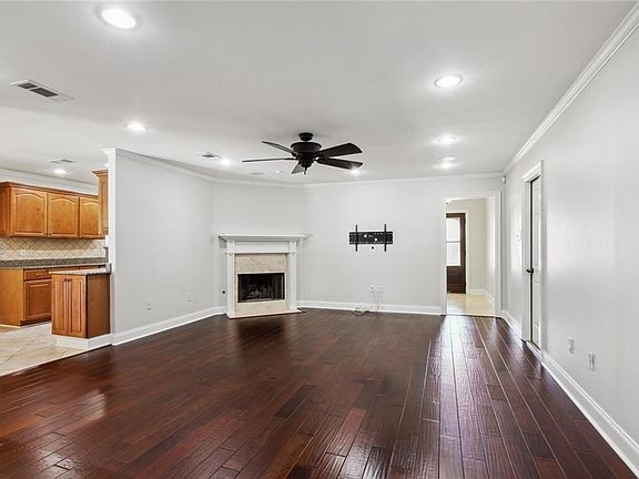 4th image of 5016 Burke Dr