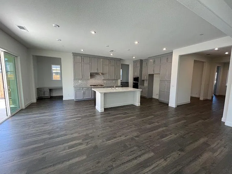 10463 Arnado St — Photo 3