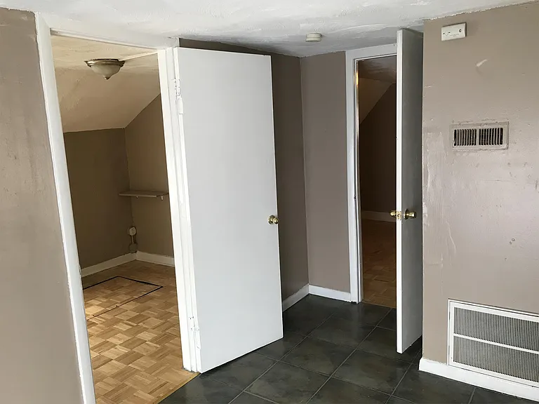 801 E Center St #3 — Photo 4