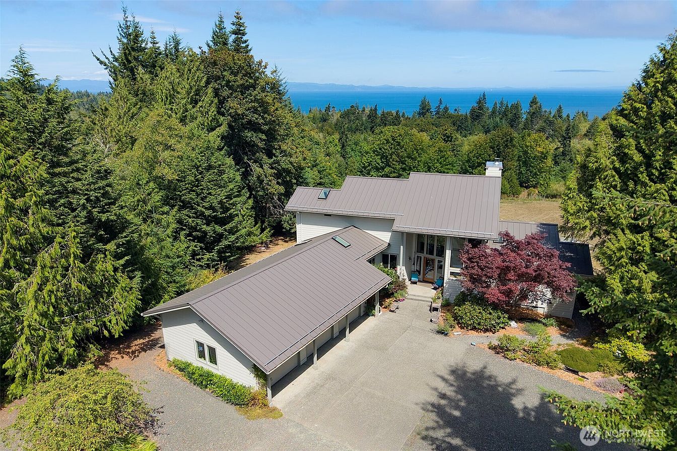 1st image of 1668 Freshwater Bay Road