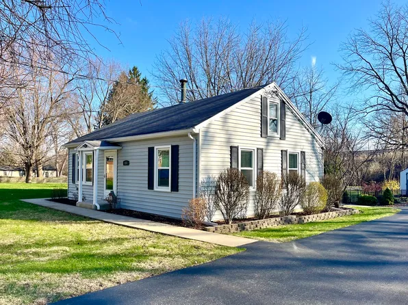 974 W Main St, Genoa, IL 60135