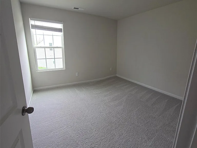 223 Brentwood Dr — Photo 9