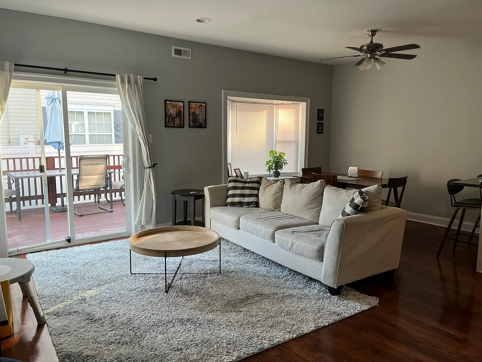 1017 Hazelwood Dr — Photo 3