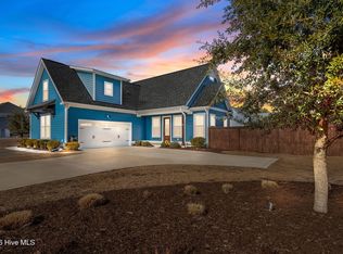 753 Crown Pointe Drive, Hampstead, NC 28443