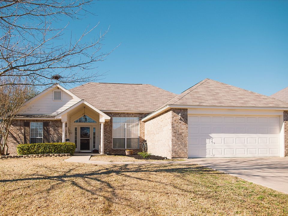 1st image of 2321 Kingsbury Dr
