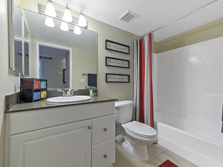 Sycamore Canyon Apartments — Photo 21