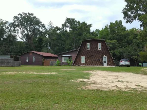61 Price Ln, Claxton, GA 30417