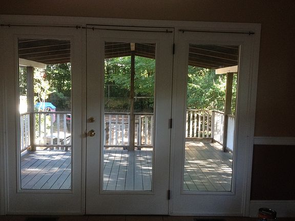 5th image of 323 Gladstone Blvd