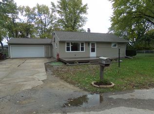 421 Belting Ct, Machesney Park, IL 61115