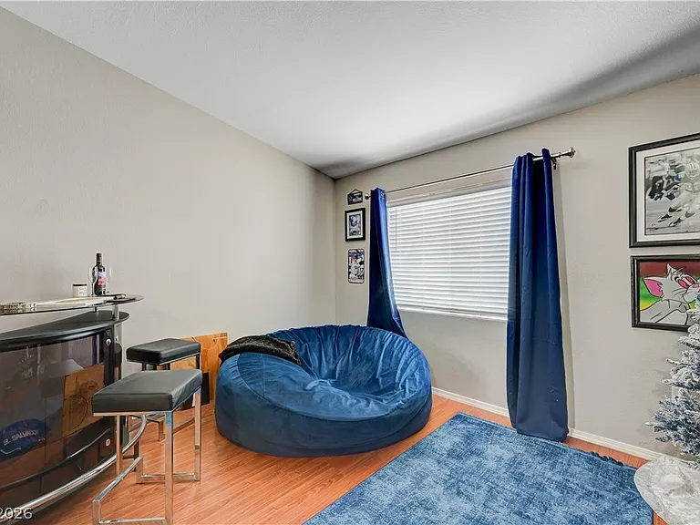 2050 Los Feliz St #183 — Photo 30