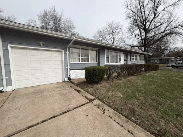 9000 Clarion Dr, Saint Louis, MO 63136