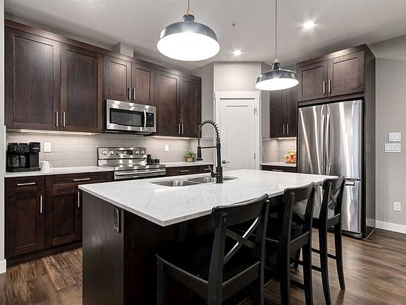 3rd image of 10 Walgrove Walk SE #312