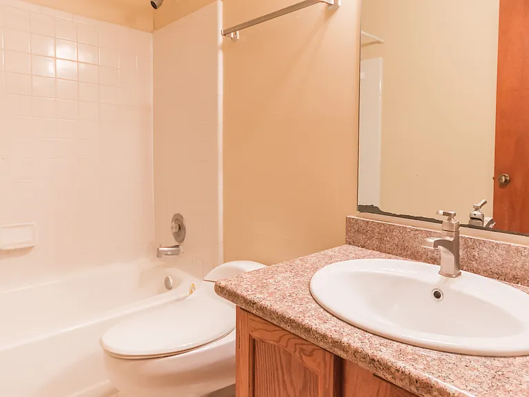 3212 Stratford Green Ct — Photo 6
