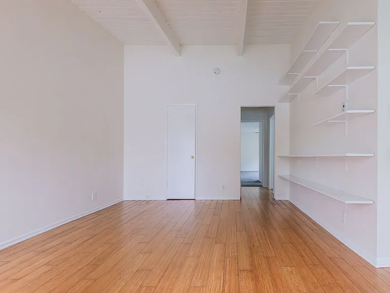 Ocean Avenue Duplex — Photo 16