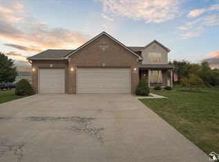 9026 Rock Harbor Dr, Newport, MI 48166