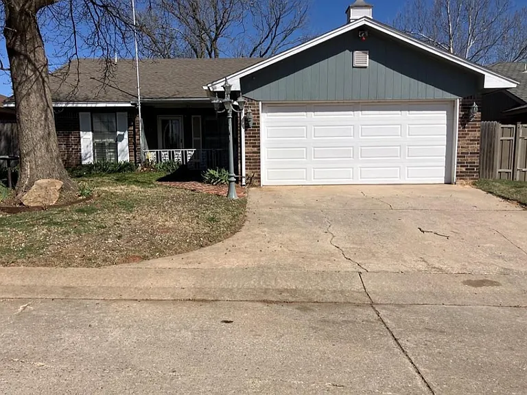 220 Oaktree Ln — Photo 9