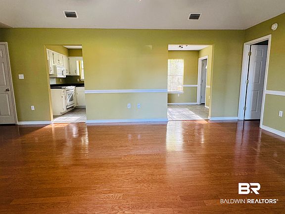 2nd image of 19335 Oak Hillcrest Dr