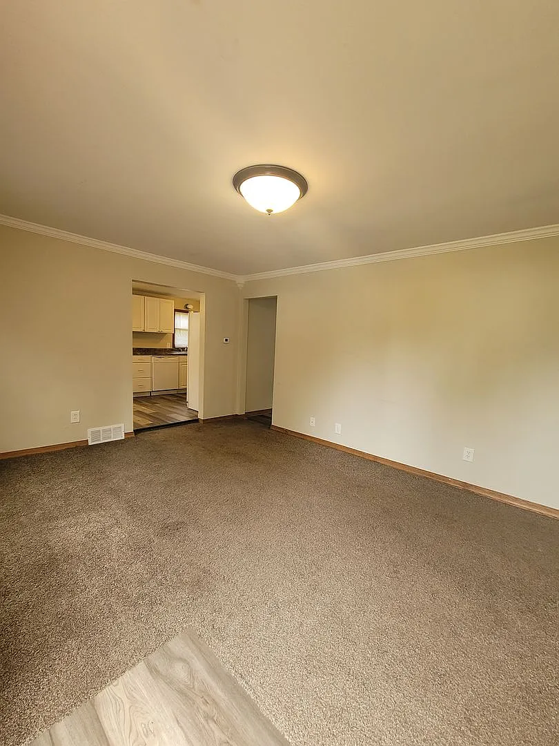 2 Bedroom Home! — Photo 2