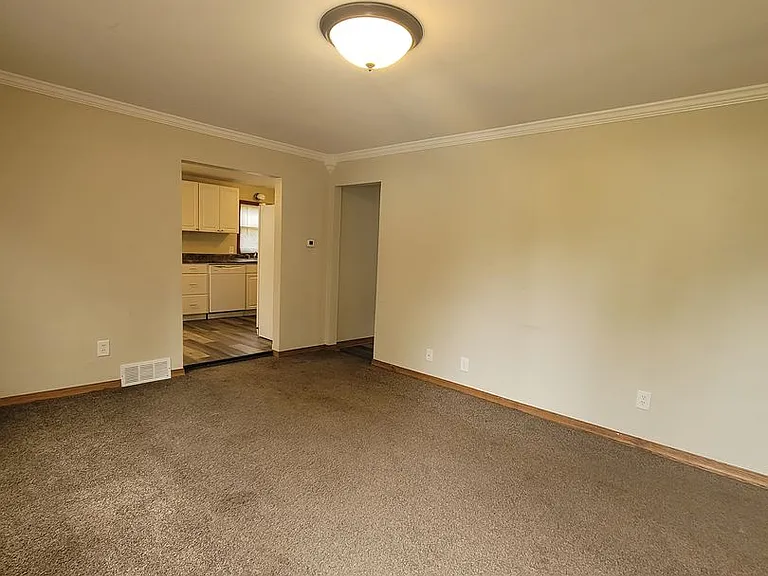 6003 P St — Photo 2
