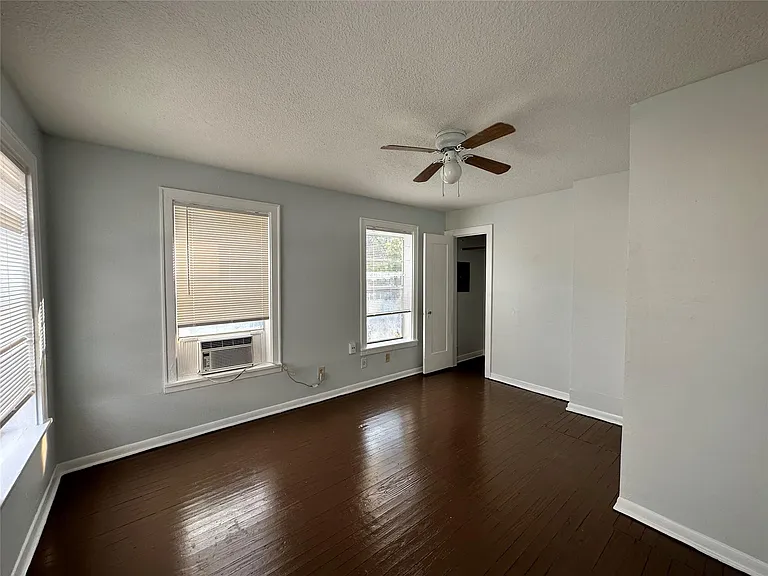 4624 Clay St — Photo 12