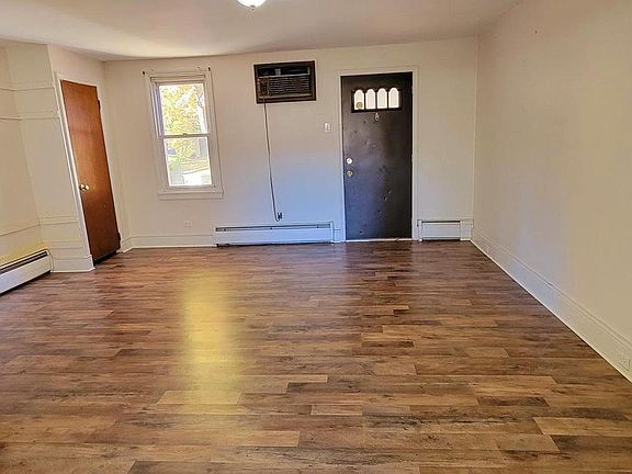 4th image of 8007 Jenkintown Rd