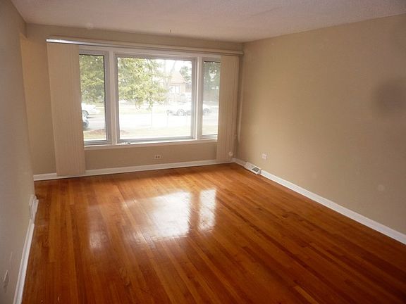 2nd image of 7836 Leclaire Ave