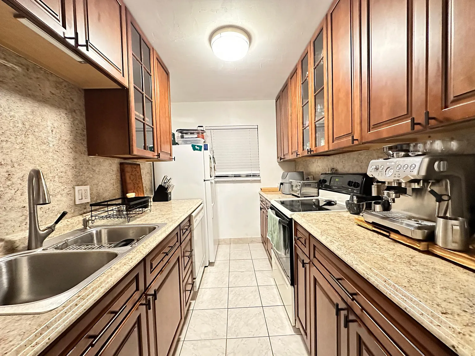 2 bed, 1250 sqft, $2,540 — Photo 4