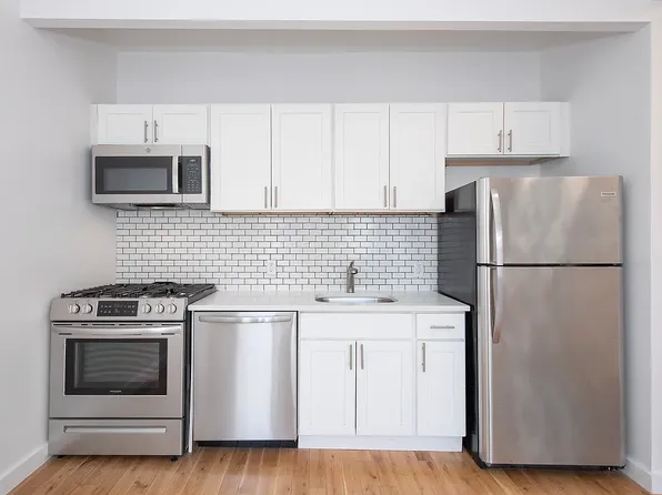 6-79 Grand View Avenue image 1 of 5