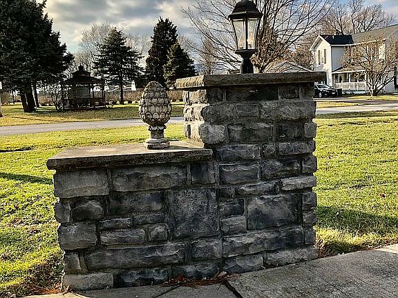 3rd image of 18392 Broad St